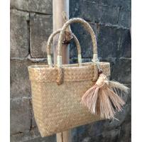 ราคา กระเป๋าสานกระจูดทรงกล่องปากพับขนาด10 x8 เย็บมุมหนังสายกกสานใหญ่สีธรรมชาติพร้อมปลาหรือพู่ (12903232265)