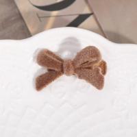 ราคา โบว์กำมะหยี่สีแดงขนาดเล็ก4ชิ้นกิ๊ฟหนีบผมเด็กผู้หญิงตัวเล็กๆโบว์กำมะหยี่ลูกกวาดแสนหวานปิ่นปักผมปิ่นประดับผมกิ๊บติดผม (21296003422)