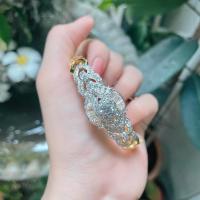 ราคา Titapa jewelryกำไลเพชรครึ่งวงสายดีไซน์เกลียวเปียสวยแปลกตาเพชรหน้ากว้างมาใหม่เพชรน้ำขาวสวยน้ำใสวิ้งๆคัดทุกเม็ดน้ำลึกเหลี่ยมH A สวยเล่นไฟระยิบระยับงานปราณีตละเอียดตัวเรือนมีน้ำหนักแข็งแรงใส่ได้ทุกวันทุก