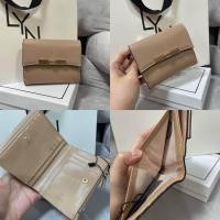 ราคา กระเป๋าสตางค์lyn ใบสั้น มาใหม่ทรงสีเหลี่ยมขนาด4 5 นิ้ว พร้อมกล่อง (21011669170)