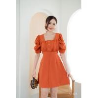 ราคา เดรสคอเหลี่ยมแต่งย่นอก แขนดึงยาง แต่งกระดุมหน้า งานป้าย VERA (15549966693)