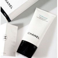 ราคา funny ชาเนล ชาแนล คาเมลเลีย เฟเชียล คลีนซิ่ง ทรีอินวัน Gentle Deep Cleansing Foam Cleanser ขนาด 30 มล (18878613410)