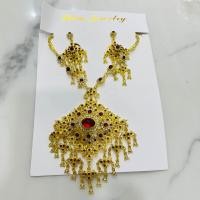 ราคา vintage jewelry เครื่องประดับไทย เครื่องประดับชุดไทย พลอยเทียมสร้อยคอ สร้อยคอจี้ ชุดสูทสีทอง ต่างหู หัวเข็มขัด สีแดง (20906127320)