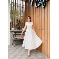 ราคา LA LA BELLE LLB01 1 ชุดแม๊กซี่เดรสสีขาวงานลูกไม้ปักฉลุทั้งชุด (20410697480)