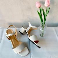 ราคา size 36 45 Plain strap high heel 1 5 นิ้ว 2 นิ้ว รองเท้าไซส์ใหญ่ และรองเท้าไซส์ปกติ รองเท้าแตะรัดส้นส้นสูง (11408908372)