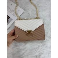 ราคา Guess หน้าโซ่ รุ่น Lynda mini crossbody กระเป๋าสะพายข้าง (12123215240)