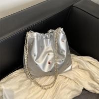 ราคา กระเป๋าถุงขยะสไตล์ชาแนลกระเป๋าสะพายไหล่เพชรหลากสีสายโซ่ดูแพงแบบใหม่2023ของผู้หญิงกระเป๋าทรงจีบความจุใหญ่ของผู้หญิง (19853147110)