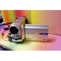 ราคา แถมแบตใหม่พร้อมใช้งานได้ทันที กล้องถ่ายวีดีโอ HANDYCAM ยี้ห้อ PANASONIC NV DS200 NTSC ใช้เทประบบม้วนฟิล์มMINI DV กล้องแนววินเทจสวยๆแท้ๆ second hand (21200567694)