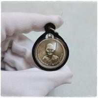 ราคา หลวงพ่อคง สุวัณโณ จัดสร้างงานทำบุญครบรอบ ๑๐๖ ปี วัดซำป่าง่าม จ ฉะเชิงเทรา จี้พระเลี่ยมกรอบอย่างดี (17504200296)