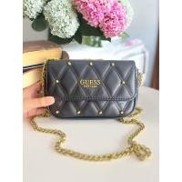 ราคา Guess กระเป๋าสะพายไหล่ สายโซ่ ปักหมุด (21283107874)
