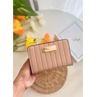 ราคา พร้อมกล่อง กระเป๋าสตางค์ lyn ใบกลาง คอลเลคชั่นใหม่ (21059406711)