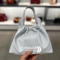 ราคา CHARLES KEITH Ally Ruched Slouchy Bag รหัสสินค้า CK2 10151250 2 size S กระเป๋าถือ (19596438269)