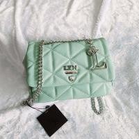ราคา กระเป๋าสะพายข้าง LYN รุ่นเเม่อั้ม ทรงเหลี่ยม ทรงคลาสสิค สไตล์วินเทจ มี 6 สีให้เลือก อุปกรณ์ ถุงผ้า ป้ายราคา สามารถเลือกรับถุงกระดาษได้ (21334849695)