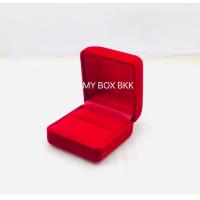 ราคา กล่องกำมะหยี่กล่องใส่แหวนสี่เหลี่ยม สีแดง (7979904802)