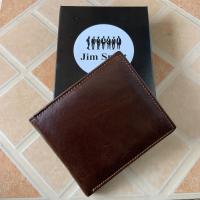 ราคา Jim smitt กระเป๋าสตางค์ ผู้ชาย หนังวัวแท้ 100 กระเป๋าสตางค์ผู้ชาย กระเป๋าตัง กระเป๋าเงิน ทรงสั้น สีน้ำตาล บรรจุในกล่องสวยงาม (11506944881)