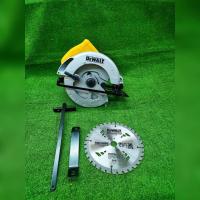 ราคา DEWALT เลื่อยวงเดือน ไฟฟ้า 7นิ้ว รุ่น DWE561 1200วัตต์ 220v ความเร็วรอบ 5500 เครื่องตัด วงเดือน ส่งเคอรี่ (16901557862)