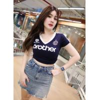 ราคา เสื้อครอปสั้นคอวีแถบแขนลาย brother (20629624212)