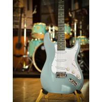 ราคา กีต้าร์ไฟฟ้า พร้อมแอมป์ Siam music Condor Century ทรง Strat ปิ๊กอัพ SSS ฟรี จูนเนอร์ สายแจ็ค ปิ๊ก2 ที่เก็บปิ๊ก ใบคอร์ด แอมป์Kazuki15วัตต์ พร้อมเล่น (11214077557)