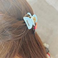 ราคา ที่หนีบผม ตัวอักษร MIU MIU กิ๊บงับ กิ๊บฉลาม สีออกพาลเทลขนาดกะทัดรัด พกพาง่าย (21253697177)