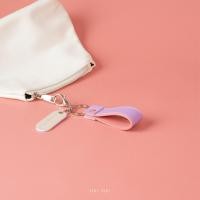 ราคา สลักชื่อฟรี HILMYNA CHUBBY Keychain โทนDAY พวงกุญเเจหนังสลักชื่อ พวงกุญเเจหนัง พวงกุญแจสีพาสเทล พวงกุญแจน่ารัก (18065126257)
