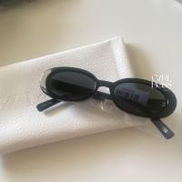 ราคา แว่นตากันแดด Le specs รุ่น Outta love ของแท้100 (21350651307)