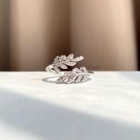 ราคา Glitter olive leaf ring แหวนใบมะกอกไขว้ งานชุบทองคำขาว เพชร CZ (16300799066)