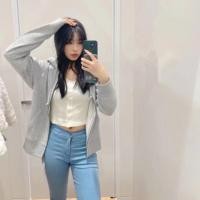 ราคา UNIQLO รูปแบบใหม่ U บ้าน2022ใหม่ G Irls เสื้อกันหนาวกีฬาและการพักผ่อนซิปคลุมด้วยผ้าคาร์ดิแกนแขนยาวแจ็คเก็ตสีทึบ444543ของแท้เดิม (16679212932)