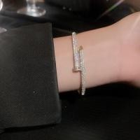 ราคา DREJEW เพชรเซอร์คอนชุบทองแท้สร้อยข้อมือรอบสำหรับผู้หญิงกำไลข้อมือหรูหราบุคลิกเรียบง่ายเครื่องประดับจับคู่ (19401852032)