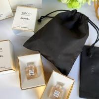 ราคา Chanel Coco Mademoiselle Mini ถุงผ้า OM 348 เซ็ท น้ำหอม หัวแต้ม 1 5ml ถุงผ้าหูรูด 11 5 x 15 cm สวย หรู ดูแพง ส่งฟรี พร้อมจัดส่ง (17275707150)