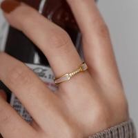 ราคา T B แฟชั่น18K เปลือกหอยสีขาวทองแม่ของมุกเพชรเหล็กไทเทเนียมผู้หญิงแหวนไฟแฟชั่นหรูแหวนผู้หญิงนิ้วชี้เครื่องประดับไม่ซีด (10442045287)