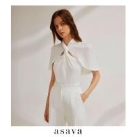 ราคา asava ss23 Asava Draped Cape Blouse เสื้อผู้หญิง แขนเคป แต่งเดรปด้านหน้า แต่งกระดุมคอ ซิปหลัง (20057452042)