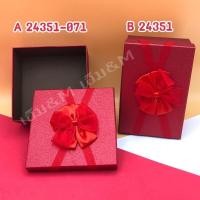 ราคา สินค้าพร้อมส่ง กล่องของขวัญ ผูกโบว์ กล่องของขวัญสำเร็จรูปกล่องเปล่า กล่องแข็ง กล่องใส่ของขวัญ ทรงจตุรัส (16359569214)