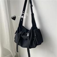 ราคา พร้อมส่ง กระเป๋าสะพายไหล่ ผ้าแคนวาส กระเป๋าสะพายข้าง วินเทจ แฟชั่น ปรับสายได้ ช่องเก็บของเยอะ (20730487714)
