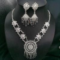 ราคา Vintage jewelryเครื่องประดับไทย เครื่องประดับชุดไทยประยุกต์ ดอกกุหลาบสีทอง dance show wedding bride thai dress earring clip necklace sets (21147393218)
