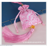 ราคา เหอเปา ถุงผ้าจีน ถุงผ้าพู่ห้อย พร้อมส่ง ถุงผ้าไหมจีน ถุงผ้าลายจีน ถุงผ้าปัก กระเป๋าสไตล์จีน ถุงผ้าแบบสายรูด ถุงของชำร่วย (12144036753)