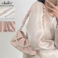 ราคา Dela กระเป๋าออกงานเรียบหรู แต่งจับจีบกระเป๋าถือ กระเป๋าสะพายข้างผู้หญิง กระเป๋าออกงานราตรี กระเป๋าออกงาน (20058624930)