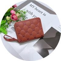 ราคา S680 กระเป๋า กระเป๋าสตางค์ใบสั้น กระเป๋าสตางค์ผู้หญิง มีซิปใบสำหรับใส่เหรียญ มีช่วงใส่บัตรงทั้งหมด4ช่อง วัดสุด หนังPU รุ่นใหม่ (15916030403)