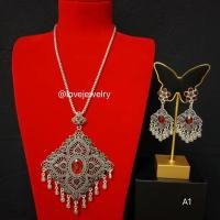 ราคา สร้อยคอพลอยสี สร้อยเจ้าสาว สร้อยคอโชกเกอร์ พร้อมต่างหู สร้อยคอโชกเกอร์ลงยา เครื่องประดับการแต่งกายในงานโอกาสต่างๆ สินค้ามีพร้อมส่ง (11762667304)