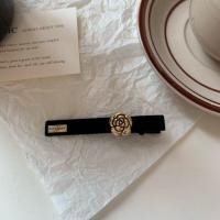 ราคา COCOJEWELRY ปิ่นปักผมตัวอักษรคาเมลเลียระดับไฮเอนด์สีทองสีดำกิ๊บปากเป็ดแบบย้อนยุค (19829917961)