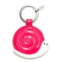 ราคา พวงกุญแจ COACH แท้ หนังแก้ว ลายหอยทาก Coach Snail Motif Patent Leather Key Chain (20266195502)