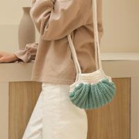 ราคา LattePalette Two tone crochet bag (17832932864)