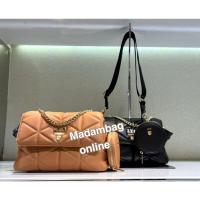 ราคา lyn Treasure One Crossbody Bag กระเป๋าสะพายข้าง (16327419211)