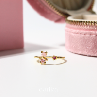ราคา earika earrings mini bubblegum jewel ted ring แหวนตุ๊กตาหมีผูกโบว์ มี 3 สี ฟรีไซส์ปรับขนาดได้ เหมาะสำหรับคนแพ้ง่าย (20051018665)