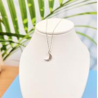 ราคา สร้อยคอเงินแท้92 5 จี้พระจันทร์เสี้ยว 12 มิล น่ารักมาก เหมาะกับสาวๆ สไตล์อินเทรน ใส่ได้ในทุกโอกาส สร้อยคอเงินแท้ 100 Major Silver (10651450411)