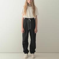 ราคา Closet Crush Straight leg sweatpants with jumper waist details Black กางเกงวอร์มทรงขายาวตรงจั๊มเอว (20946478722)