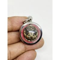 ราคา รูปหล่อราหูอมจันทร์ หลวงพ่อพูล วัดไผ่ล้อม จ นครปฐม พร้อมเลี่ยมกรอบสแตนเลส (21317604878)