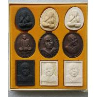 ราคา พระชุดหลวงปู่เหรียญ วรลาโภ วัดอรัญญบรรพตร รุ่น ถวายพระพร ปี 2539 จ หนองคาย พร้อมกล่องเดิมรับประกันพระแท้ครับ (16002380916)