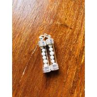 ราคา ตะกรุดพระบรมสารีริกธาตุ เรียกโดยย่อว่าพระบรมธาตุ คือ พระอัฐิของพระพุทธเจ้า ซึ่งพระองค์ได้ทรงอธิษฐานไว้ก่อนปรินิพพาน ให้คงเหลือไว้หลังจากการถวายพระเพลิงพระพุทธสรีระพุทธคุณปกป้องคุ้มครองภัยเมตตามหานิยม 