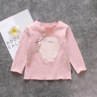 ราคา HOBIBEAR เสื้อแขนยาวเด็กผู้หญิงสำหรับเด็กเสื้อลายสตอเบอร์รี่ปะสามสี (19850594886)