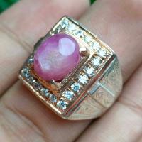 ราคา แหวนทับทิม ล้อมเพชร แหวนเงินแท้ 92 5 หน้าชุบชุบพิ้งโกลด์ ทรงสีเหลียม แกะลายสวยมาก ประดับ พลอยทับทิมแท้ แหวนชาย New (11730472382)